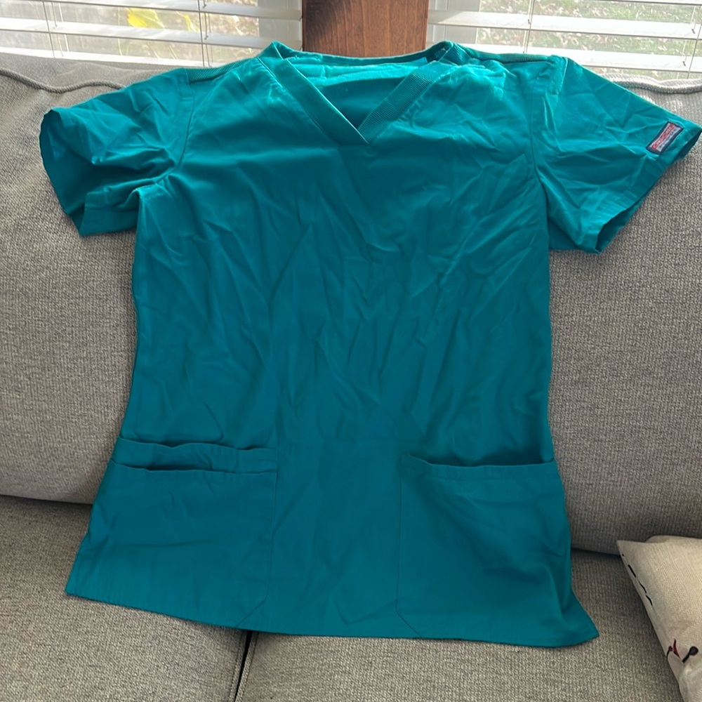 Cherokee scrub top